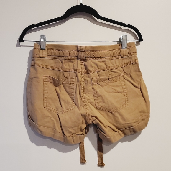 Cute, Khaki Linen/Cotton Blend Shorts - Picture 6 of 7